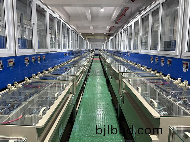 電(dian)鍍(du)生産(chan)線(xian)